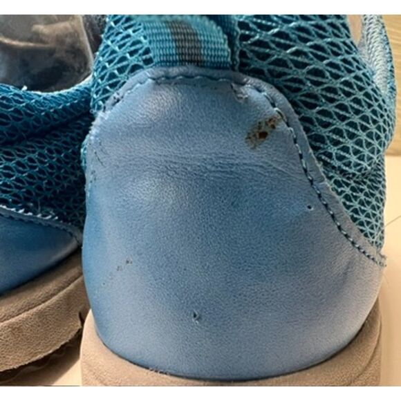 Propet TravelWalker II walking shoes in blue mesh. Size 8. - Picture 4 of 10